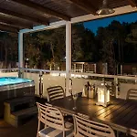 مكان تخييم 2 Bedroom Awesome Stacaravan In Vabriga