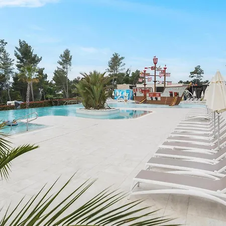 Lovely Stacaravan In Vabriga With Wifi 5* Porec