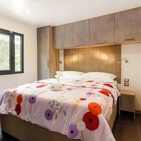 Campsite Lovely Stacaravan In Vabriga With Wifi 5*