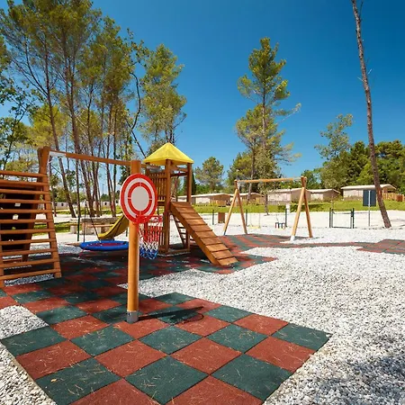Gorgeous Stacaravan In Vabriga With Wifi Campeggio Porec